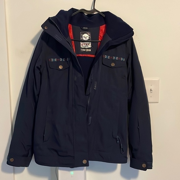 Roxy Jackets & Blazers - Roxy snowboard/skiing jacket w/ fur hood- Sz small​​​​​​​​